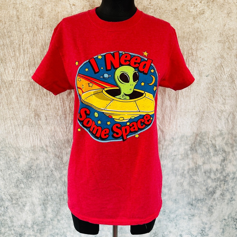 🪩Red Alien “I need some space” Graphic T-Shirt